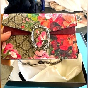 Gucci min bag